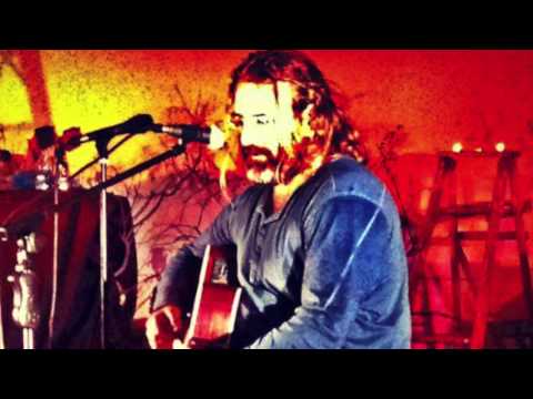 "Dwelmverslaafdes, misdadigers, hoere, kerkmense...sondaars" Jaco Strydom van Echo se lied