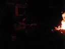 Il dottore prende la chitarra