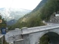 Il ponte di Napoleone. Chiamato così perchè ci passò il suo esercito. il 24 maggio 1915 gli austriaci in ritirata lo fecero saltare in aria.I soldati italiani lo ricostruirono prima in legno e poi in ferro. Sotto ci passa l'Isonzo. Un minifilmato ripreso (con la macchina fotografica digitale) domenica 8 luglio 2007, facente parte di una serie di video della gita il cui resoconto si può leggere su http://ferrimarco.blogspot.com