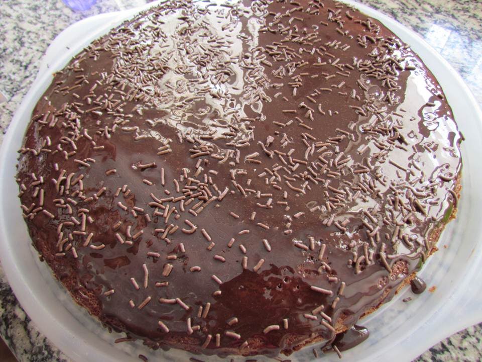 BOLO DE CHOCOLATE MUITO MACIO