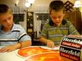 videos de Hank and Leo do their homework