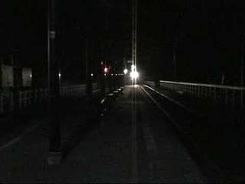 夜の接岨峡温泉駅　２
