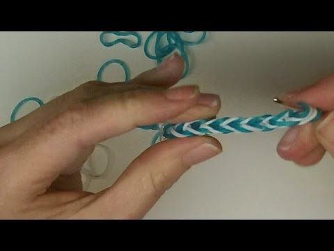 how to decide which crochet hook to use