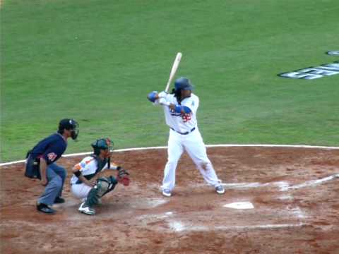 Manny Ramirez's power swing- 2010 MLB Taiwan Game -道奇訪台交流賽III