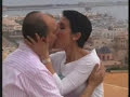 La candidata a alcaldesa de Alicante (Eva Climent) morre�ndose con su marido