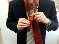 Krawatte richtig binden (tying a tie)