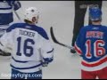 Sport - Tucker vs Avery BATAIE LA HOCKEY