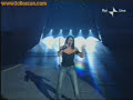 http://www.eltirano.net. la guapa cantante italiana muestra sus grandes pechos