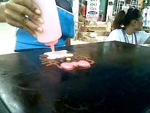 ขนมแพนเค้ก - at walking street in baan lamai Samui island Thailand , enjoy alot with cartoon pancake maybe this last time for me to make them :) สำหรับท่านใดที่สนใจสูตรแพ...