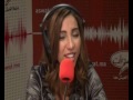 Dounia Batma chante au micro d'aswat