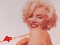 Lindsay Lohan Re-creates Monroe Photo Shoot