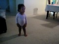 videos de Jaya qui danse a 18 mois