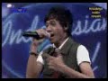 Sarah's performance with Gana in the last elimination stage of Indonesian Idol...SHE MADE IT TO THE TOP 10!