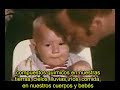 Encontramos este fragmento del documental Life at the End of Empire, una gran obra de Tim Bennett y Sally Erickson, en el canal de SpartacusMoriarty. El documental completo es una inmensa y melancólica recopilación de les absurdidades del sistema social basado en la producción y consumo desenfrenados que sin darnos cuenta hemos creado. Es poético, filosófico y científico a la vez. Incluye la participación de grandes pensadores como Derrick Jensen, Thomas Berry, Richard Heinberg y Ran Prieur, entre muchos otros. Más información sobre esta película (de 2h15min de duración) en www.whatawaytogomovie.com
 
Hace unos meses ya colgamos este mismo fragmento subtitulado en catalán, y el usuario Modkernel se ofreció a traducirlo al castellano (gracias amigo por la colaboración!):

http://www.youtube.com/watch?v=m_BsEcGwFv0