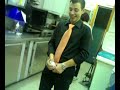 Ecco come Alfonso (in arte Dora) si eccita durante il lavoro Ecco come Alfonso (in arte Dora) si eccita durante il lavoro