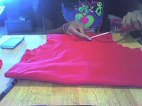 Cool Ways To Cut A T-shirt. ayyyyyye.