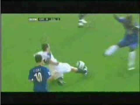 bola - the best socer....!!!