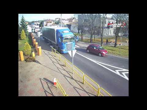 TIR przejechał kobietę na przejściu w Strzelnie. Nagranie z monitoringu