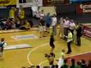 collarcito de flores al 'speaker' de la granollers cup