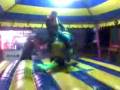 videos de charly en el toro mecanico