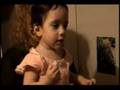 Zoe canta 