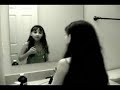 niña en el espejo niña en el espejo