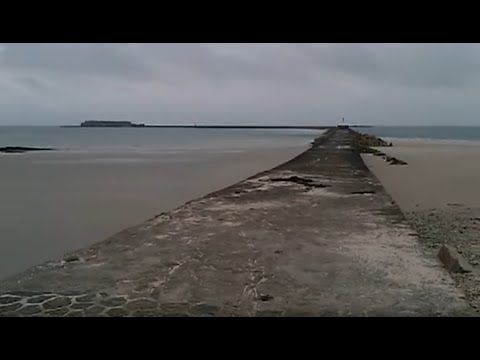 cherbourg - Musique : Still Waters Run Deep (Medwyn Goodall) Petite visite de la ville de Cherbourg : le port, la rade, la plage, la cité de la mer, le sous-marin Le Red...