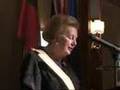 Prezidentas V.Adamkus &Auml;&macr;teikia valstyb&Auml;�s apdovanojim&Auml;� M.Te&Auml;�er video