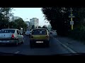 Cum NU ţii copilul în maşină