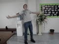 Um cara esquisito (eu) fazendo uma...