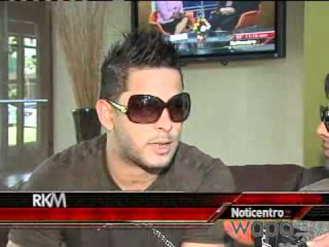 RKM & Ken-Y: Presentan Forever @ Noticentro (WapaTV) (2011)