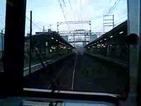 京阪8000系特急牧野駅通過