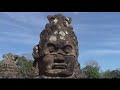 Les Temples d'AngkorVoici en vrac les temples visités durant notre séjour: Wat Angkor,  Phnom Bakheng, Baksei Chamkrong, Angkor Thom (et tous les temples s'y rattachant tel le Bayon), Ta Keo, Ta Phrom, Banteay   Kdei pour ne nommer que les plus importants ainsi que deux hors des circuits: Banteay Srei et Banteay Samrè.  Pour l'histoire de chacun d'eux faites des recherche sur le net, les informations abondes.