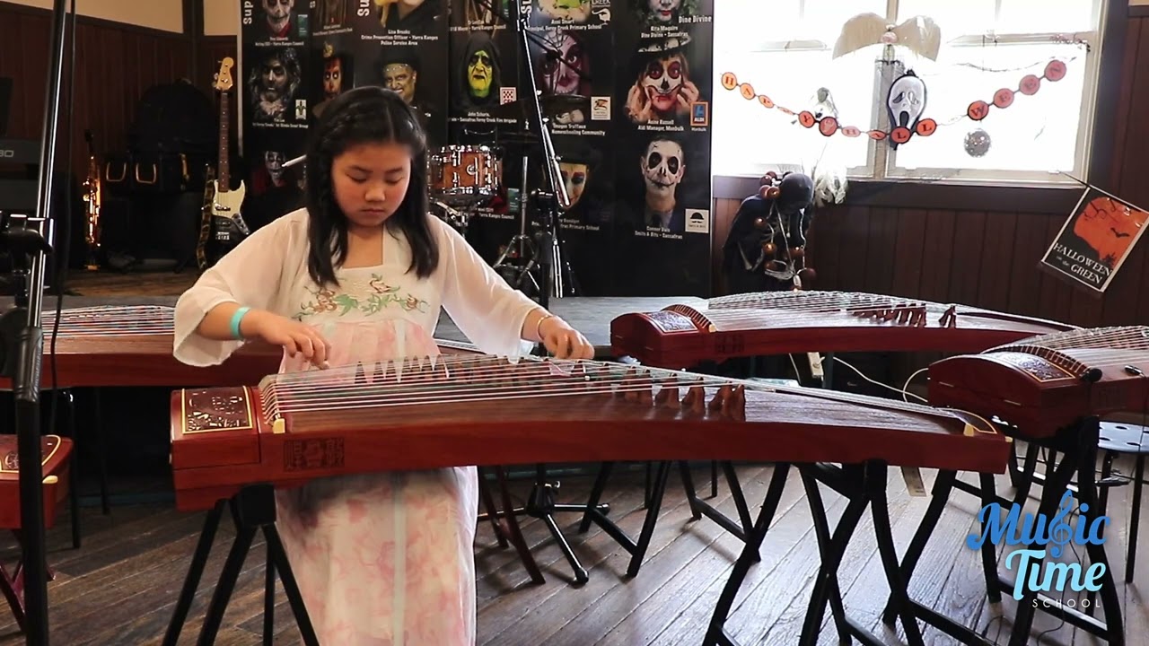 香山射鼓 - Drum Echoes at the Temple Fair