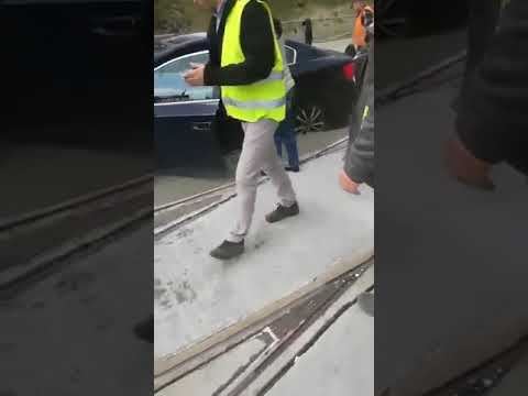 W Sosnowcu kobieta wjechała na świeżo wylany beton. Film jest hitem w sieci
