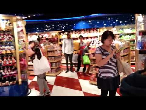 how to get to hk disneyland from airport