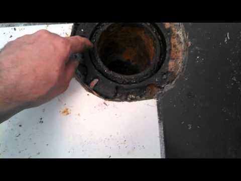 how to remove pvc toilet flange