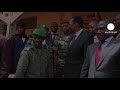 El presidente interino de Mali, herido en el asalto al palacio presidencial