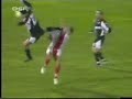 Chutando a cabeça do adversário em vez da bola Chutando a cabeça do adversário em vez da bola