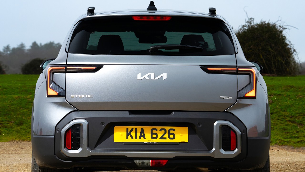 New Kia Stonic GT-Line Facelift INTERIOR & EXTERIOR - Subcompact Crossover SUV