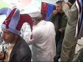 İşte gerçek Trabzon Spor taraftarı aç susuz yollarda ve olımpıyat stadında kendı hemşehirlilerimiz tarafınfan kahredıldıgımız gunun mutlu tek yanı birliğimiz.
