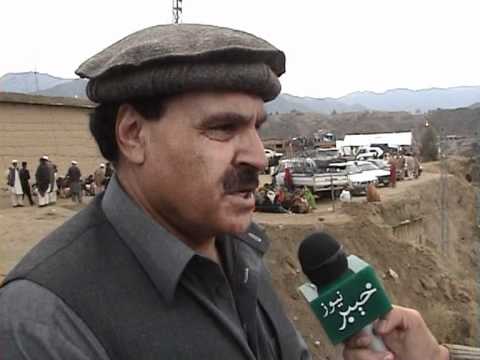 Alamgir Mohammad Khan - پہ مومندو ایجنسی کی د روان پوزی عملیاتو پہ ترس کی د افغانستان سرہ پہ پولہ د مومندو پہ زرگونو اولس د خپلو سیمو نہ د جنگ لہ ٓملہ کڈی کڑی دی...