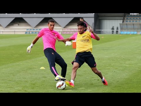 Neymar's first training session 11/08/2014