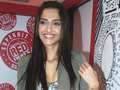 Aisha 1st Look with Sonam & Gang(8 secs ago)