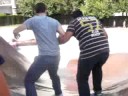 Omar y Burhi por el tobogan