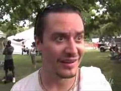 Mike Patton who disrespects the Grammy award winning kings of rock roll