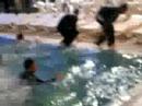 joan a la piscina