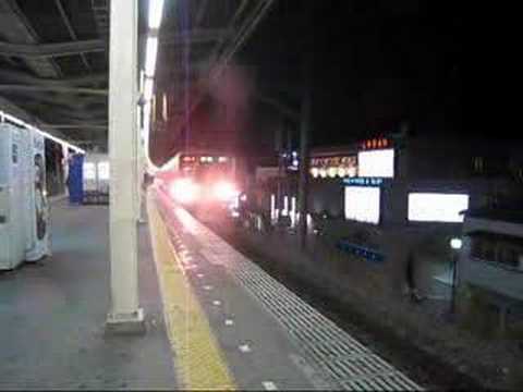 横浜線205系回送電車菊名駅通過