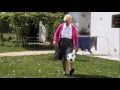 Incredibile. Mia nonna è da pallone d'oro!!!