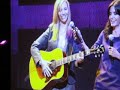 Lisa Kudrow and Sheryl Crow